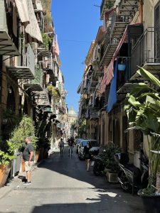 Via vittorio emanuele passeggiata con Deborah